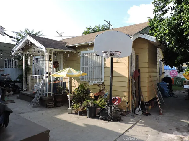 135 W 62nd Street, Los Angeles, California 90003