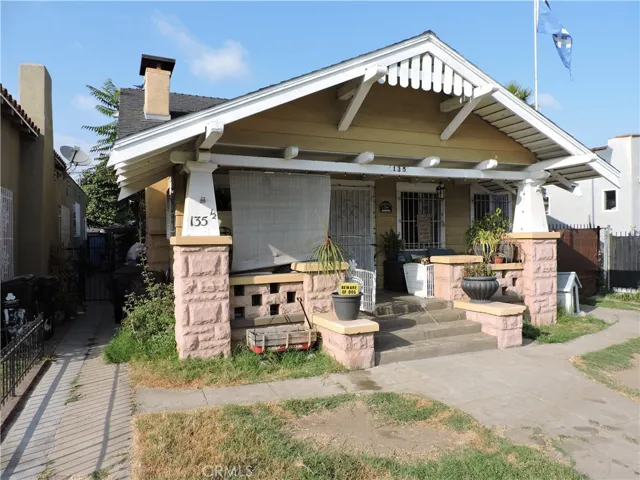 135 W 62nd Street, Los Angeles, California 90003
