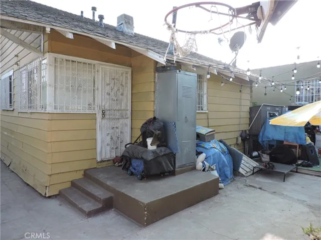 135 W 62nd Street, Los Angeles, California 90003