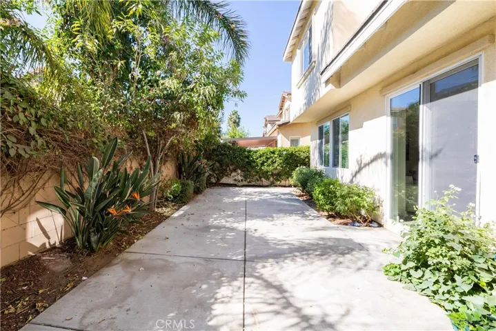 12907 Luna Street, Eastvale, California 92880