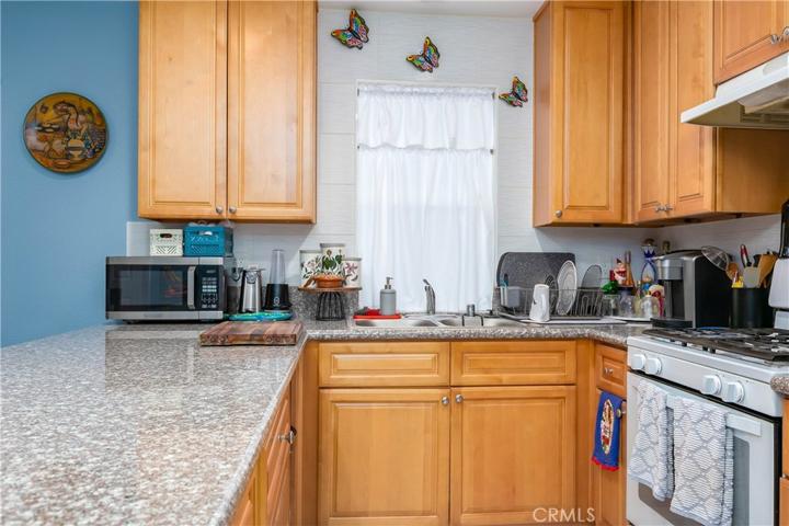 21726 Doreen Place, Saugus, California 91350