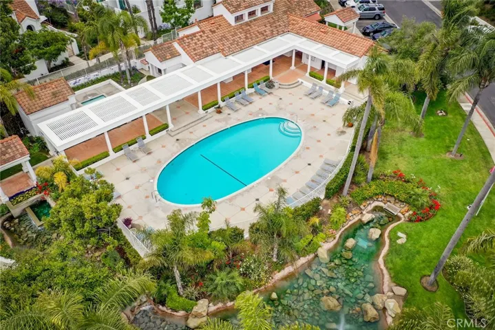 Main Pool & Clubhouse