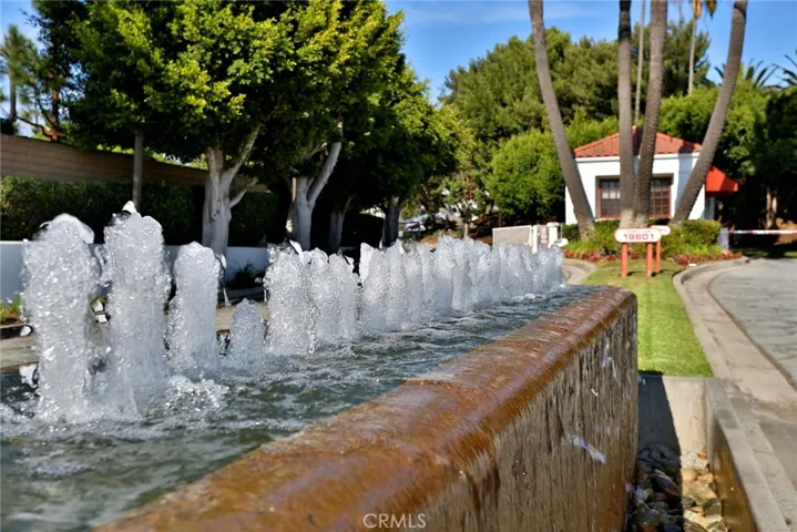 19342 Sunray Lane Unit 206, Huntington Beach, California 92648
