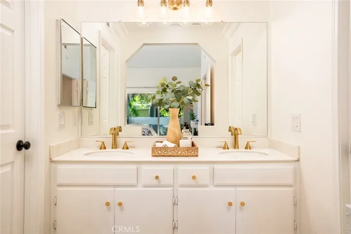 19342 Sunray Lane Unit 206, Huntington Beach, California 92648