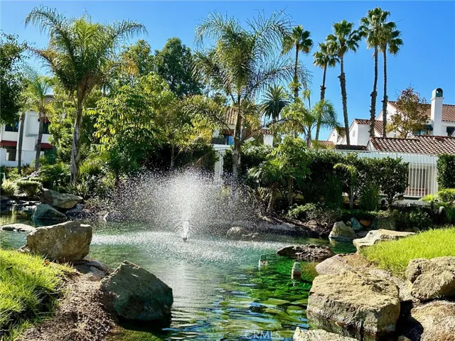 19342 Sunray Lane Unit 206, Huntington Beach, California 92648