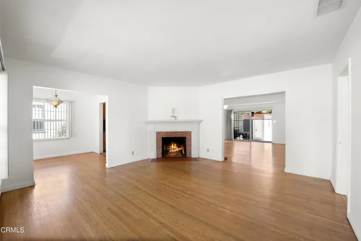 new_front_living_room3