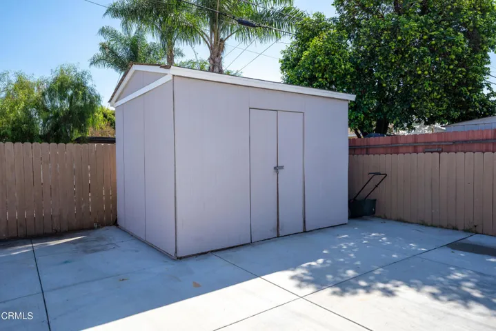 Back_yard_storage_1