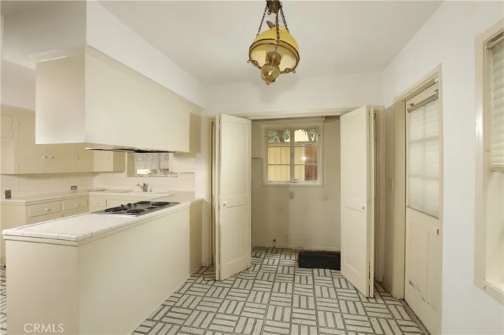4129 Stansbury Avenue, Sherman Oaks, California 91423