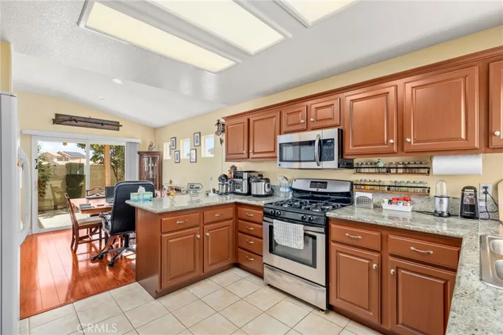 728 Twin Hills Drive, Banning, California 92220