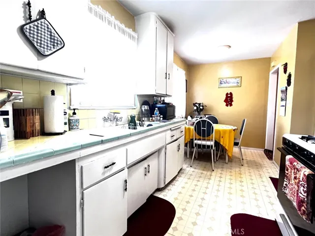 2660 Kellogg Park Drive, Pomona, California 91768