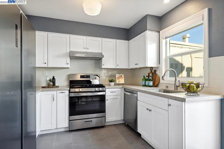 2472 Belvedere Ave, San Leandro, California 94577
