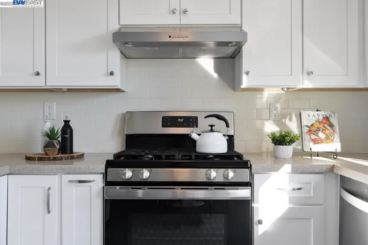 2472 Belvedere Ave, San Leandro, California 94577