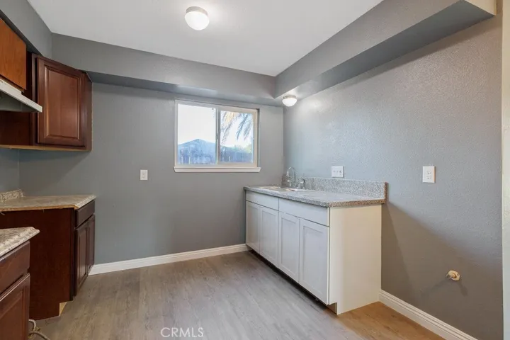 388 Crestwood Avenue, Woodlake, California 93286