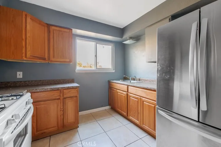 388 Crestwood Avenue, Woodlake, California 93286