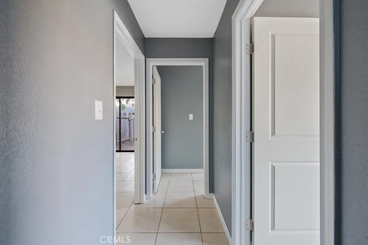 388 Crestwood Avenue, Woodlake, California 93286