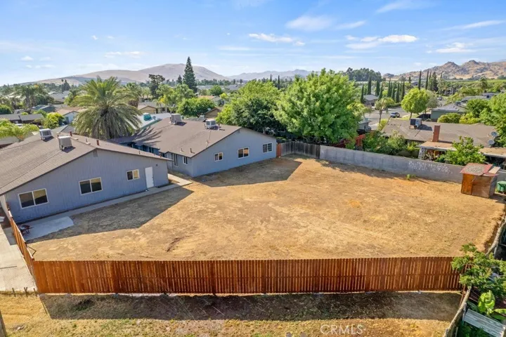 388 Crestwood Avenue, Woodlake, California 93286