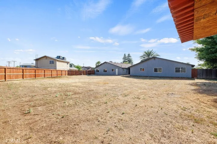 388 Crestwood Avenue, Woodlake, California 93286