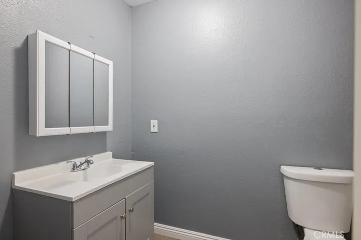 388 Crestwood Avenue, Woodlake, California 93286