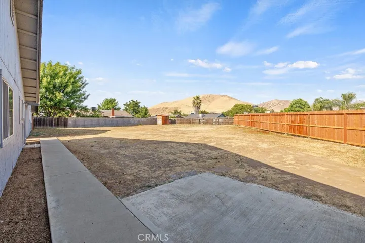 388 Crestwood Avenue, Woodlake, California 93286
