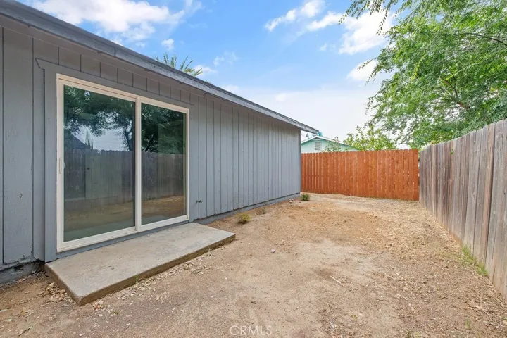 388 Crestwood Avenue, Woodlake, California 93286