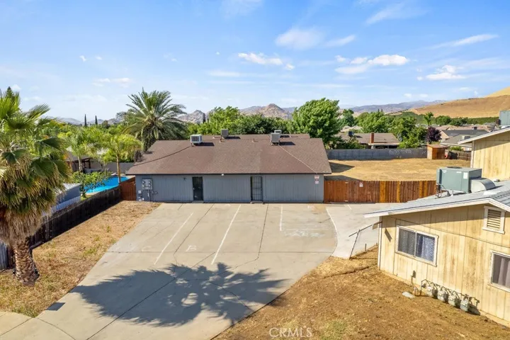 388 Crestwood Avenue, Woodlake, California 93286