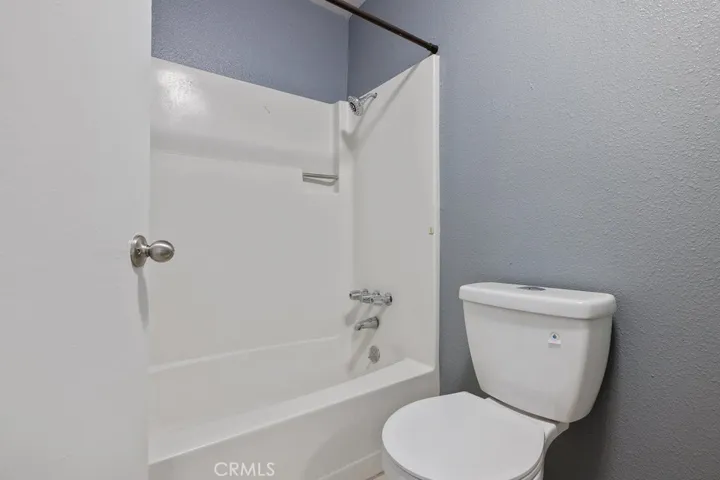 388 Crestwood Avenue, Woodlake, California 93286