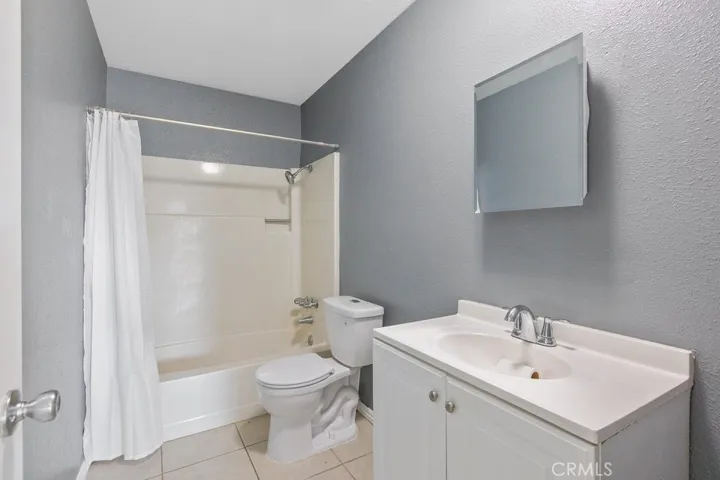 388 Crestwood Avenue, Woodlake, California 93286