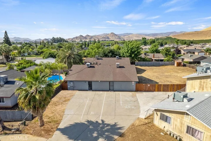 388 Crestwood Avenue, Woodlake, California 93286