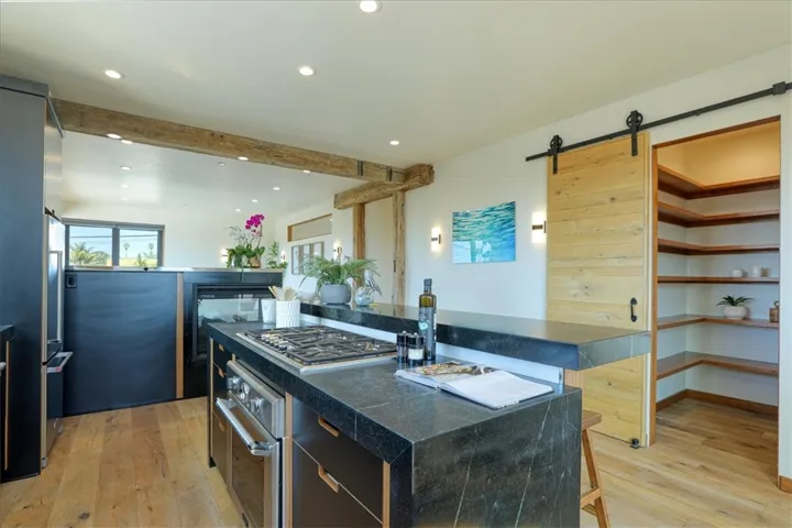Kitchen/Pantry