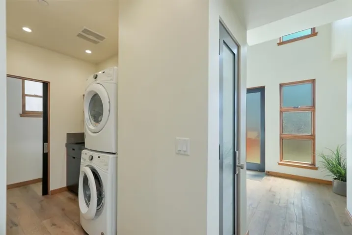 Hallway between Entry/Laundry first floor/Apartment