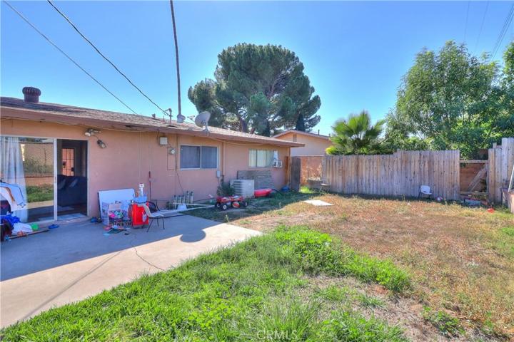 320 W Heather, Rialto, California 92376