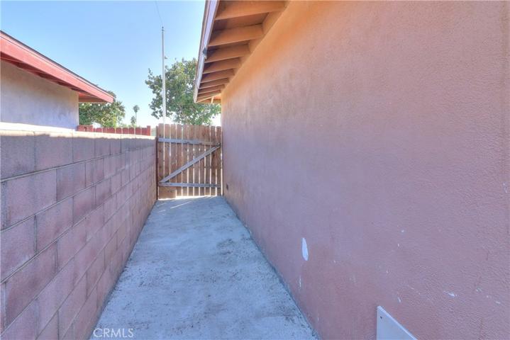 320 W Heather, Rialto, California 92376