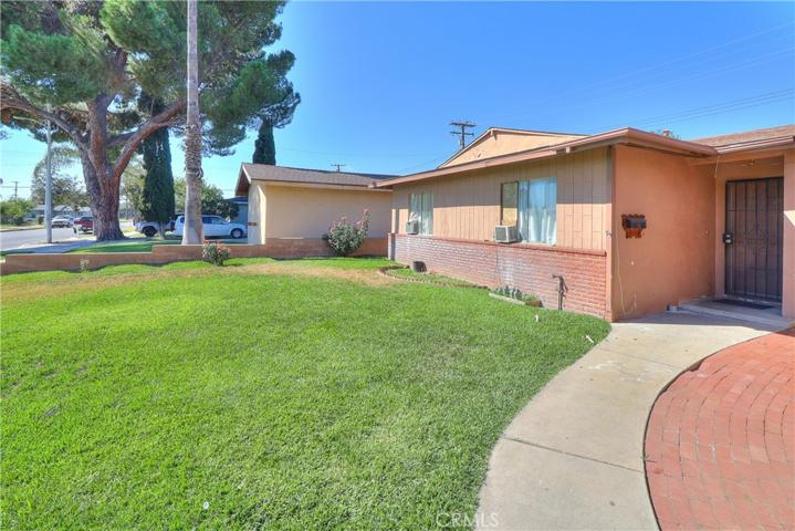 320 W Heather, Rialto, California 92376