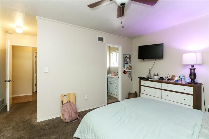 320 W Heather, Rialto, California 92376