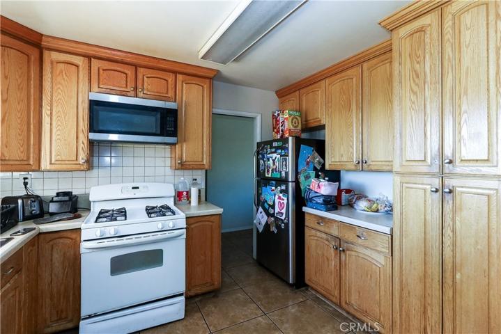 320 W Heather, Rialto, California 92376