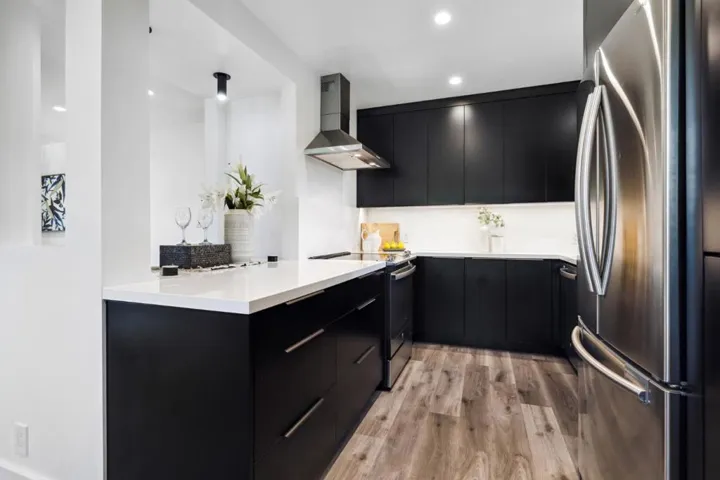 190 Everett Avenue, Palo Alto, California 94301