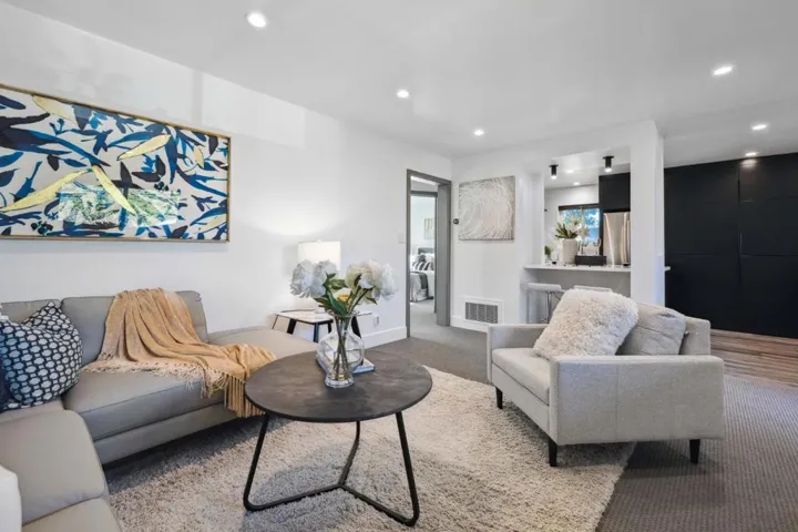 190 Everett Avenue, Palo Alto, California 94301
