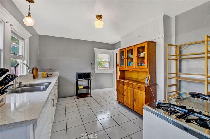 707 S Birch Street, Santa Ana, California 92701