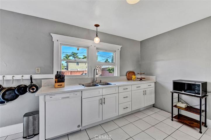 707 S Birch Street, Santa Ana, California 92701