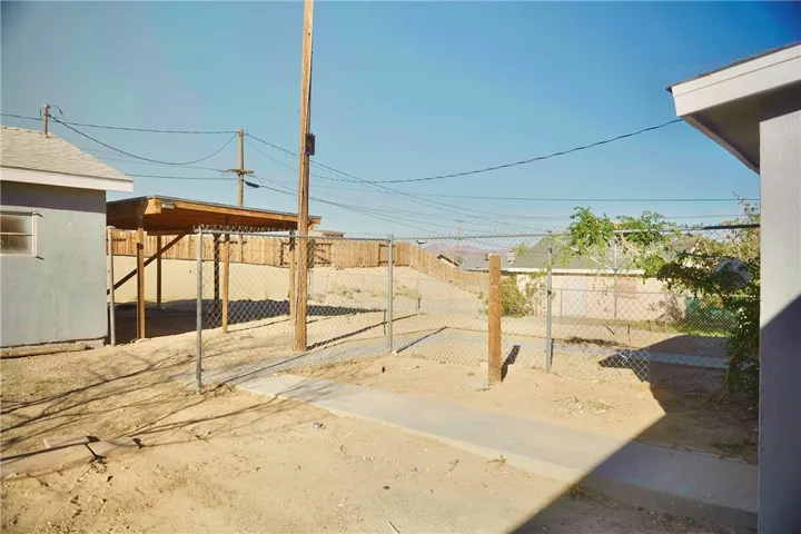 251 Juniper Street, Barstow, California 92311