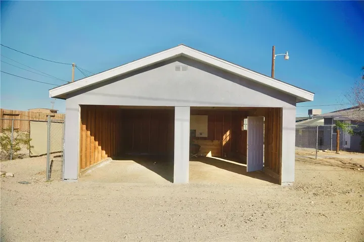 251 Juniper Street, Barstow, California 92311