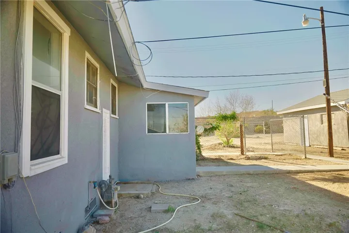 251 Juniper Street, Barstow, California 92311