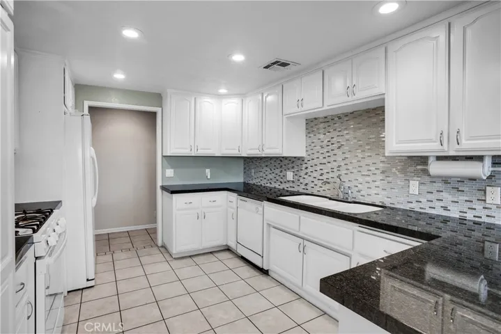 56848 Free Gold Drive, Yucca Valley, California 92284