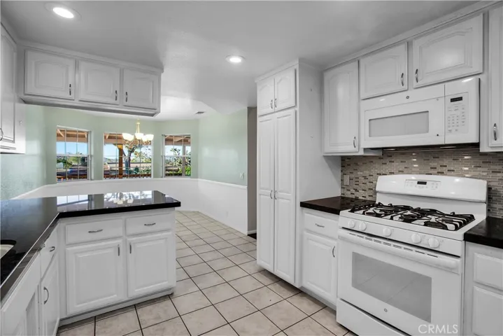 56848 Free Gold Drive, Yucca Valley, California 92284