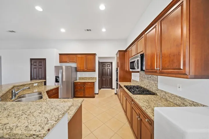 37105 Almond Circle, Murrieta, California 92563
