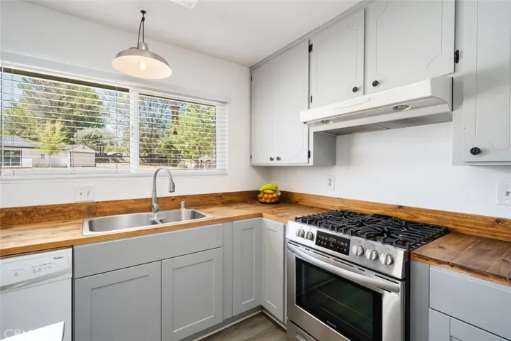 9550 Carmelita Avenue, Atascadero, California 93422