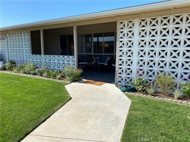 Private walkway to unit!