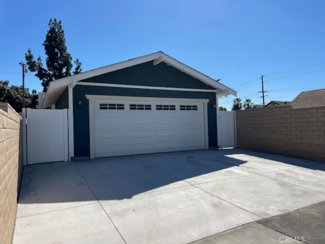 233 W Commercial Street, San Dimas, California 91773