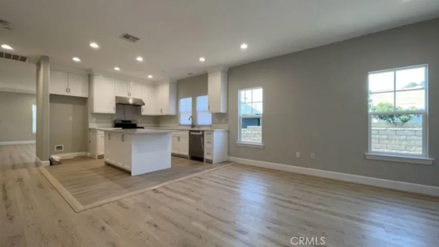 233 W Commercial Street, San Dimas, California 91773
