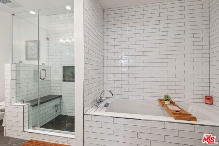 3820 S Muirfield Road, Los Angeles, California 90008